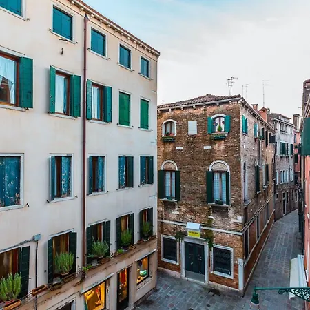 Lovely 1-bed In Appartement *