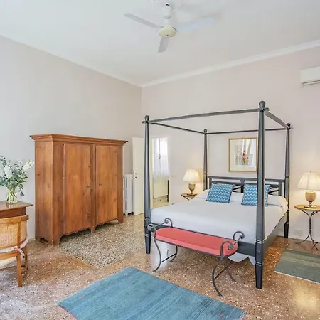 Lovely 1-bed In Appartement Venise